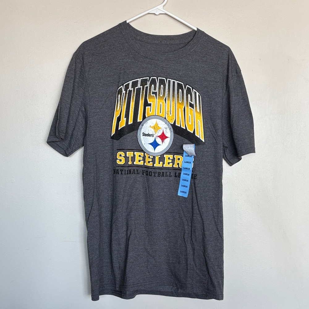 Pittsburgh Steelers Men’s Large Gray Graphic T-Shirt NFL Team Apparel